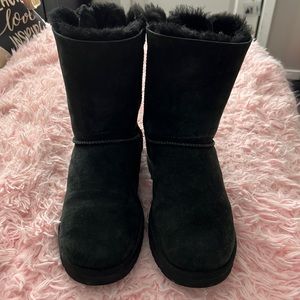 Women’s Black Bailey Bow UGGS size 10